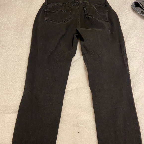 Distressed Rhinestone Jenifer Lopez Jeans - Picture 2 of 3